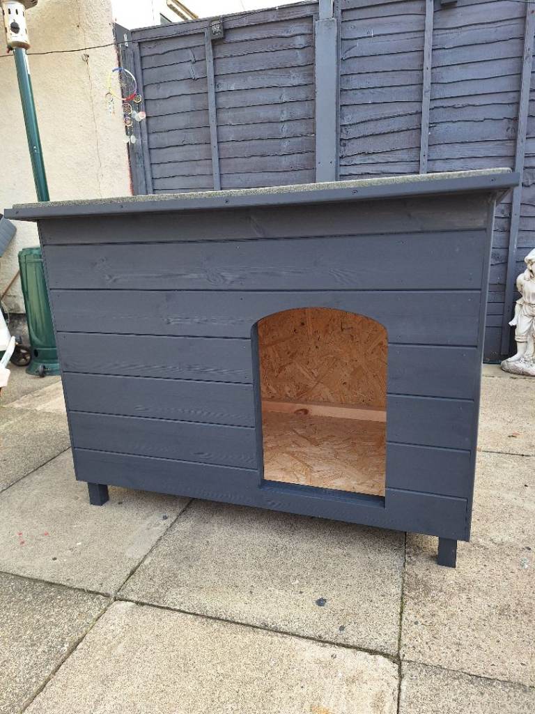 DOG KENNEL. NEW AND UNUSED 