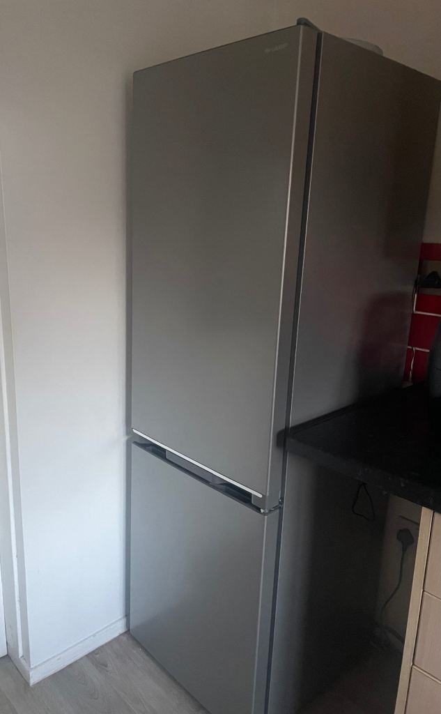 Sharp fridge freezer 