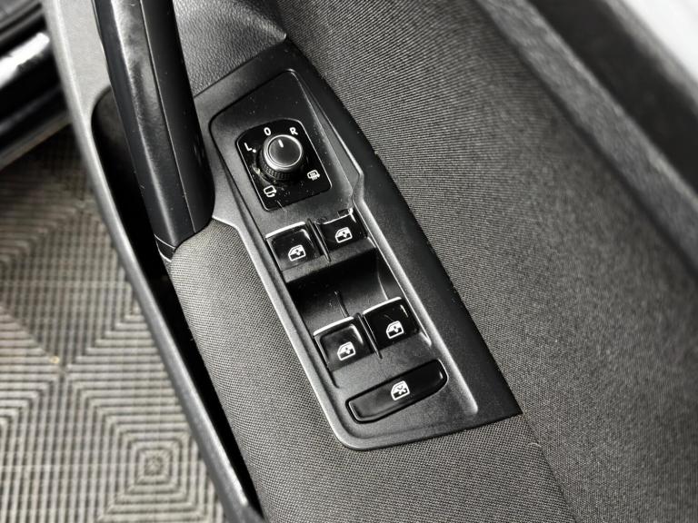 2016 Volkswagen Tiguan 2.0 TDi 150 SE Nav 5dr ESTATE DIESEL Manual