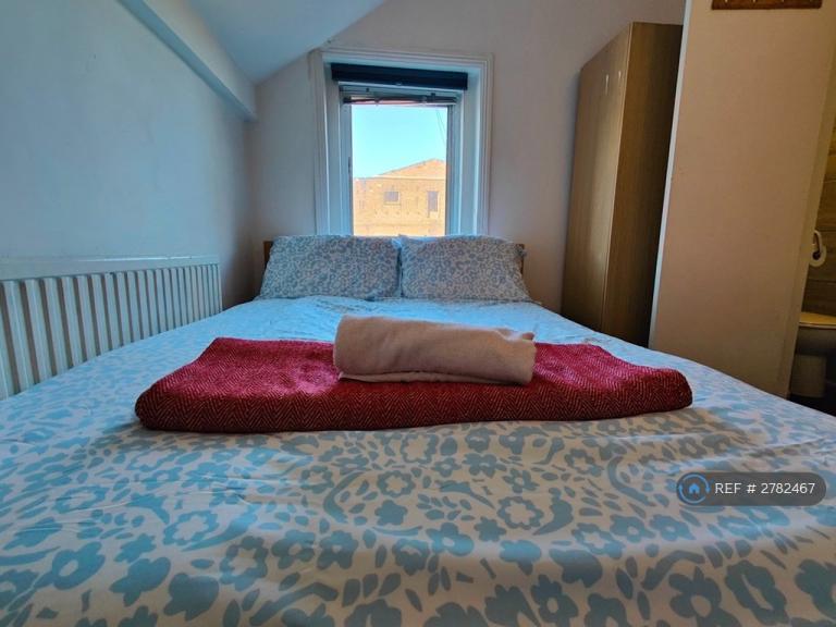 1 bedroom in Hackney Road, London, E2 (#2782467)