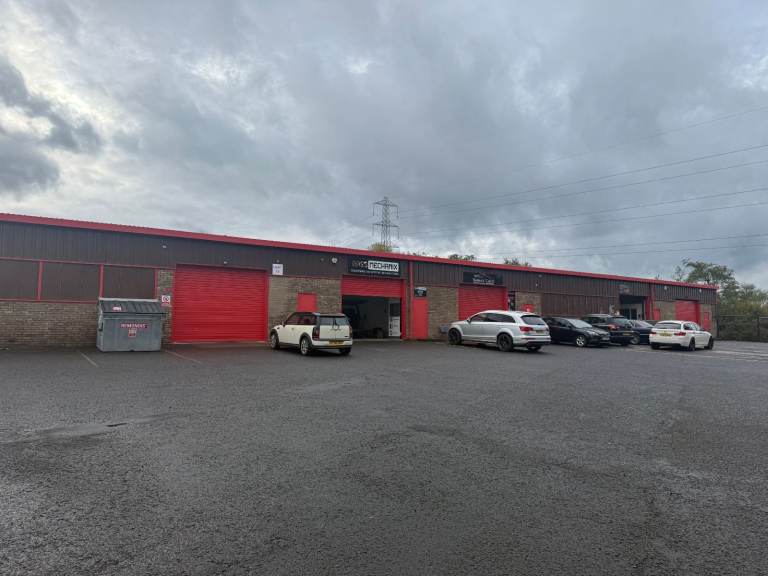 Industrial Unit to Let – 24/7 Access, Roller Shutter, Parking – Cramlington, 10 miles to Newcastle