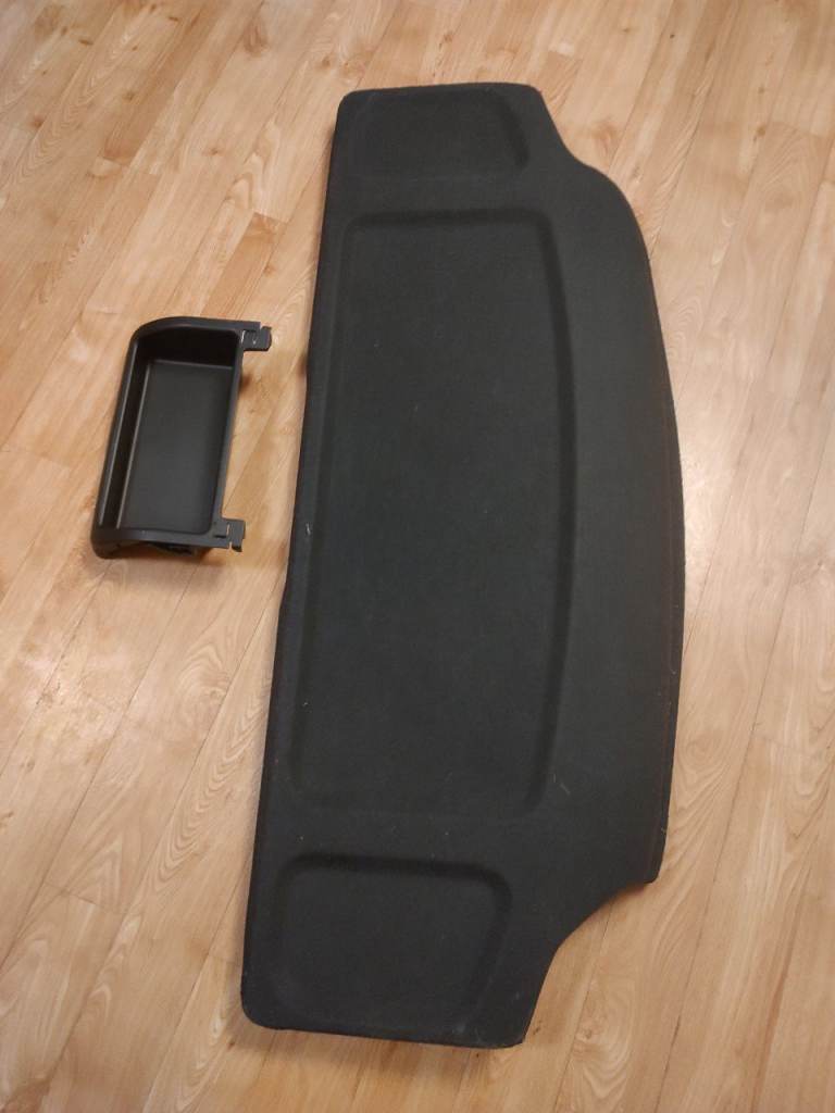 Toyota yaris verso under seat tray & parcel shelf mint