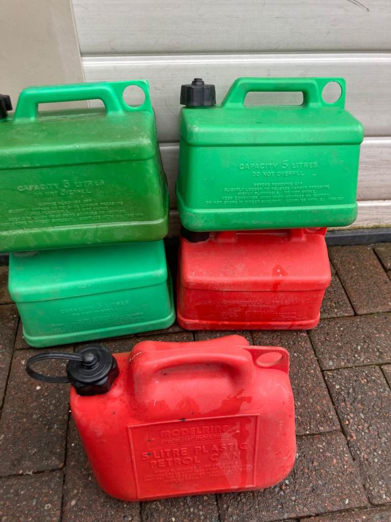 Petrol Cans Plastic (x5 Off) £3 EACH (Feel Free to View)
