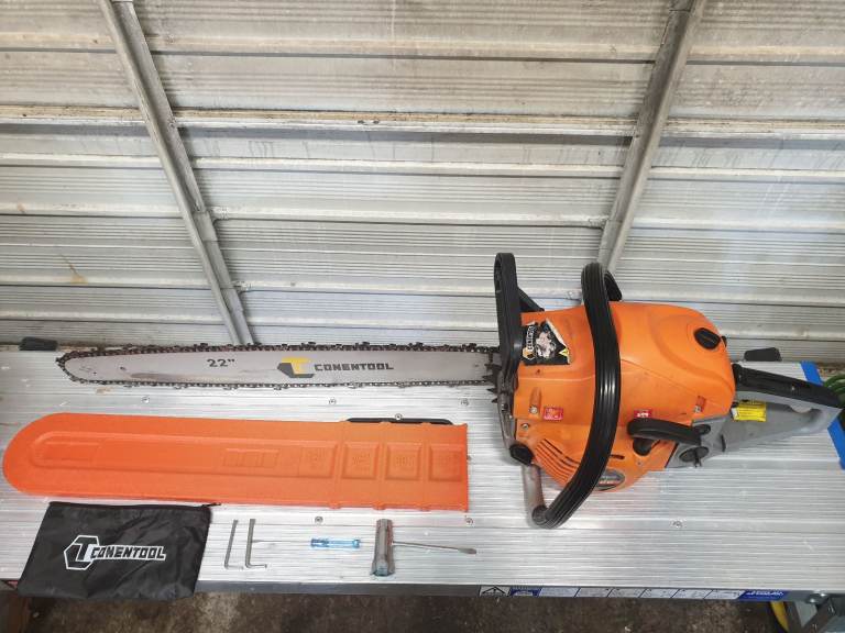Petrol Chainsaw 62cc with 22" bar