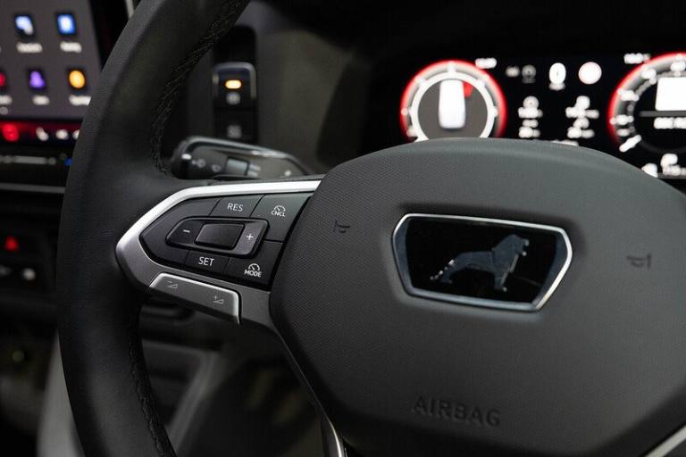  Volkswagen Crafter Cr35 Tdi MWB Crew Van Commerce Plus Crew van Diesel Automatic