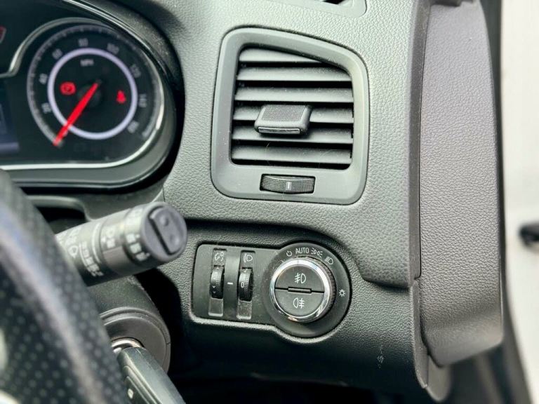 2014 VAUXHALL INSIGNIA SRINAV + FMDSH + CBELT&WPUMPCHANGED + 20TAX + NEWCLUTCH