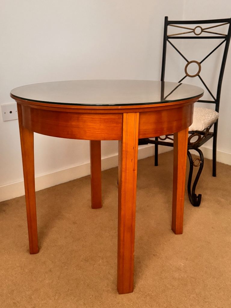 Round Wooden Dining Table with Glass Top – Good Condition