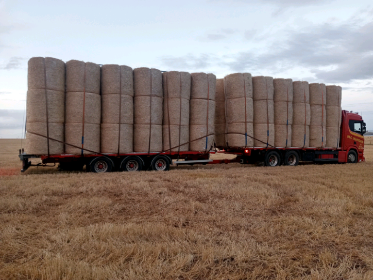 Inside and outside Straw bales round 