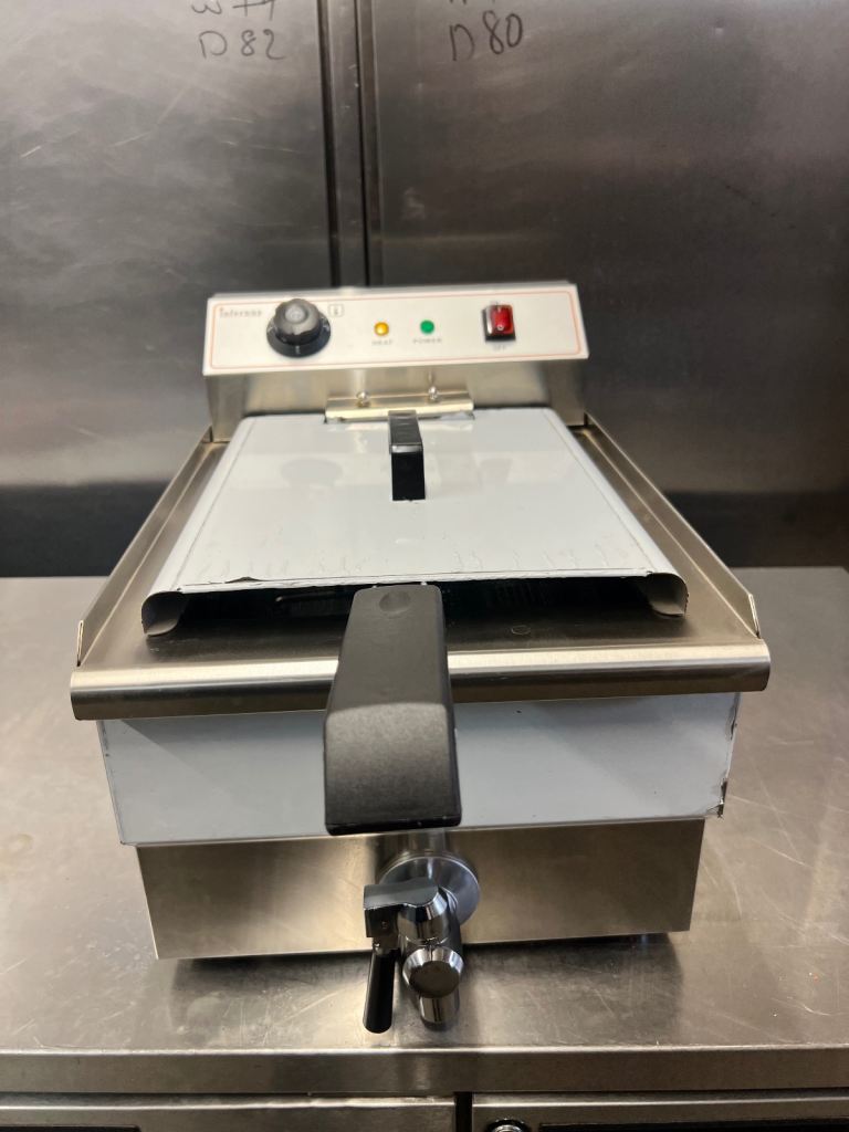 Commercial catering equipment charcoal grill flat grill fryer pizza oven fast food shop