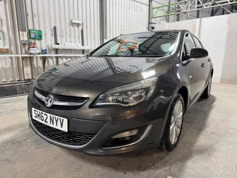2012 Vauxhall Astra 1.6 16v SE Hatchback 5dr Petrol Manual Euro 5 (115 ps) Hatchback Petrol Manual