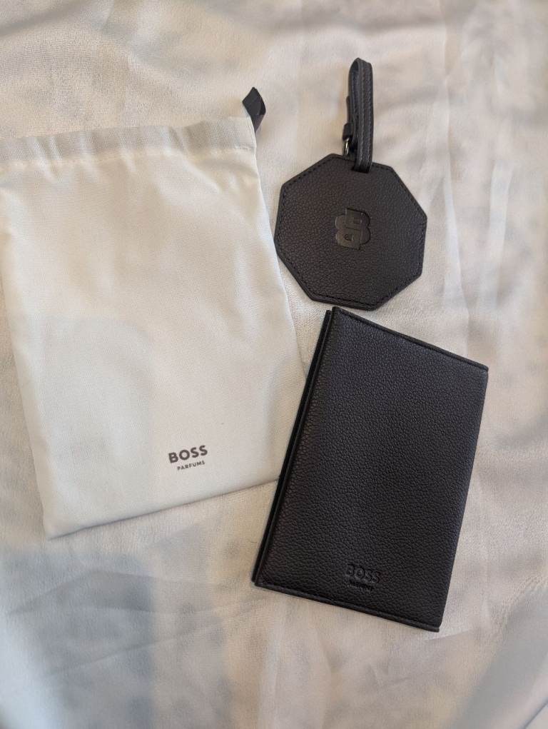 Hugo Boss Leather Passport Holder & Luggage Tag Set