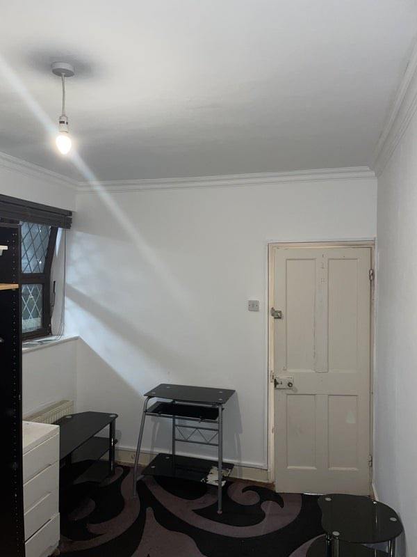 Double room to rent prefer Students