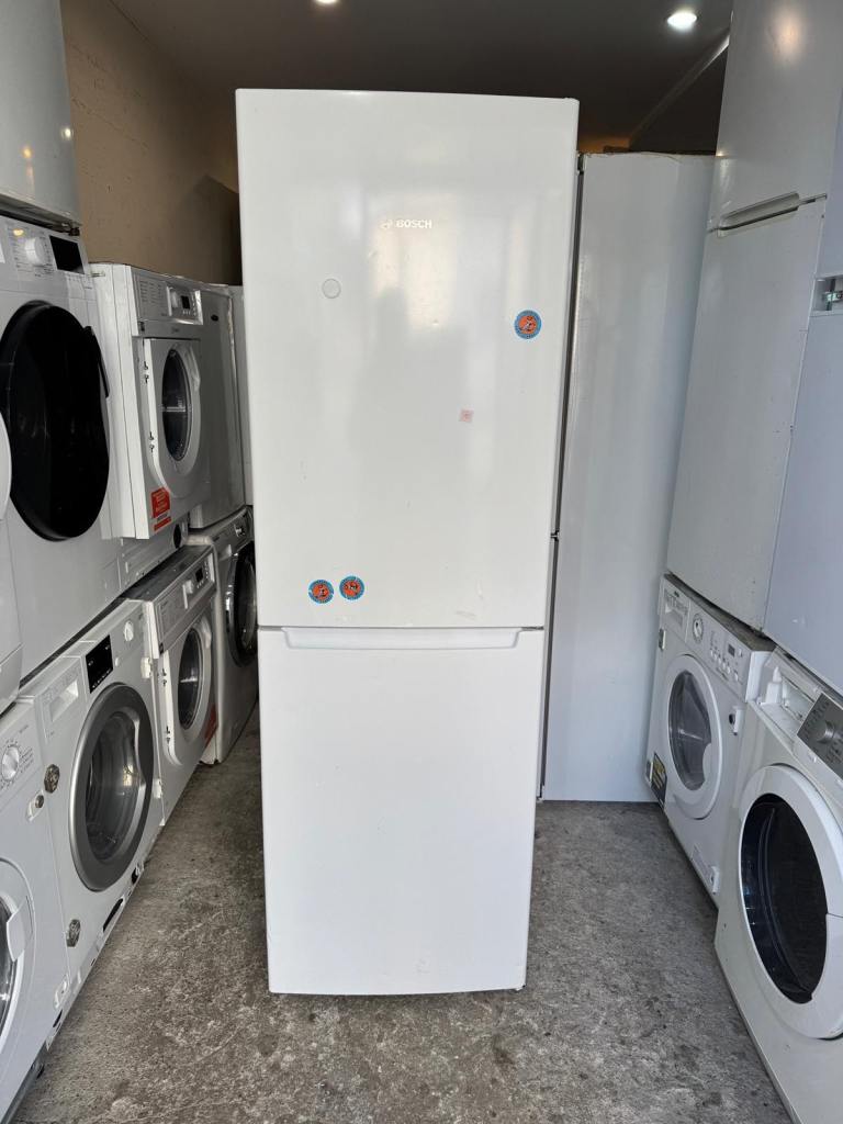 Bosch White Colour Freestanding Fridge Freezer With Free Delivery 🚚