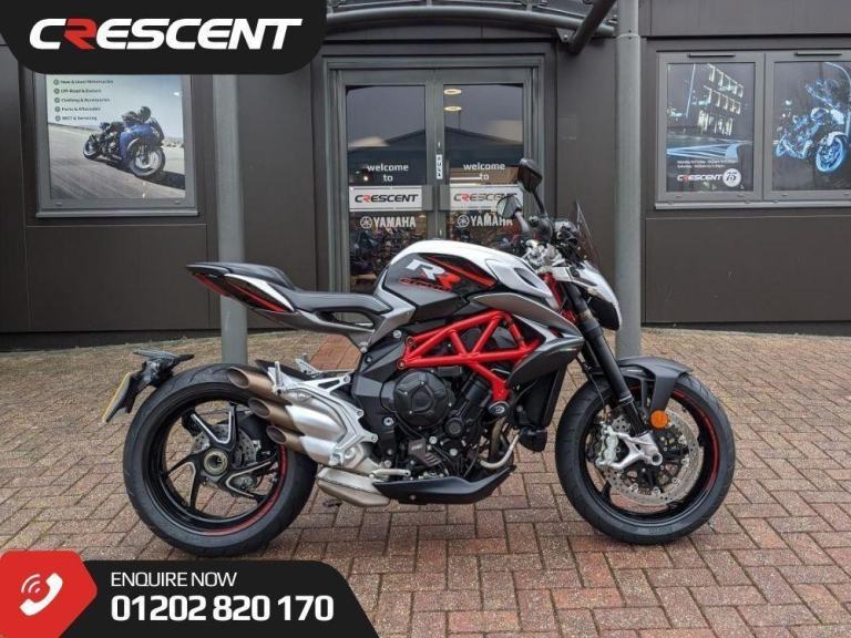 MV AGUSTA BRUTALE 800 RR 2018- VERY RECENT TYRES - 6 SERVICE STAMPS - FLY SCREEN