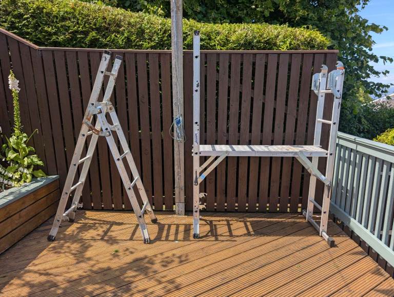 STEPLADDER AND MINI SCAFFOLD TOWER