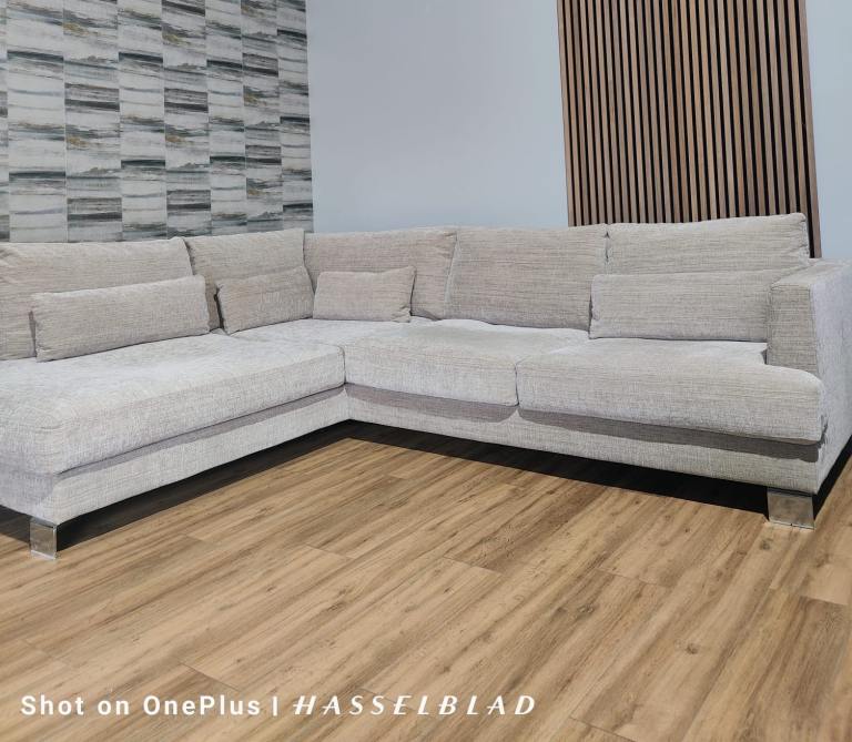 Large luxury beige corner sofa + delivery delivery