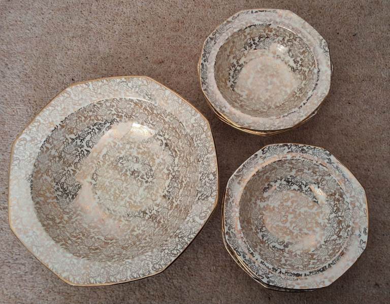 Large bowl with six small bowls, octagonal