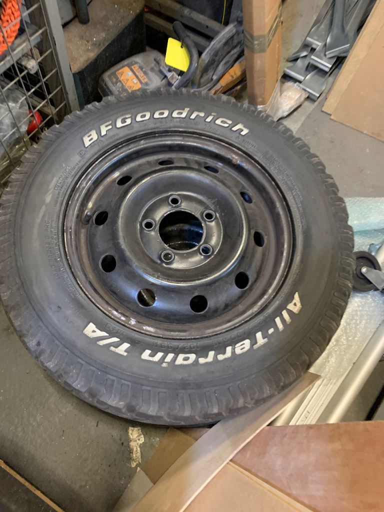 2 off BF Goodrich AT Swamper tyres 225/70/16