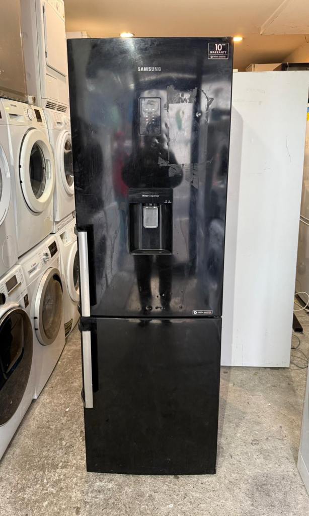 image for Samsung Black Colour Freestanding Fridge Freezer With Free Delivery 🚚 