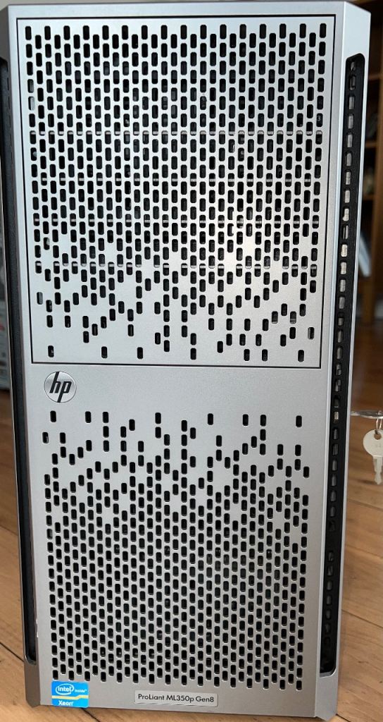 HP ProLiant ML350p Gen8 Server 2 x Xeon E5-2650 32GB RAM SA P420i BBWC SBS 2011