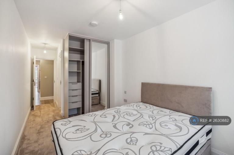 2 bedroom flat in Fonthill Road, London, N4 (2 bed) (#2630882)