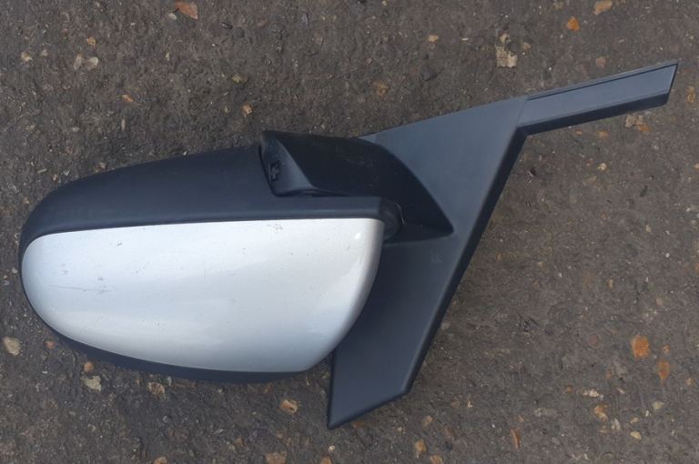 Mitsubishi Colt Left Side Wing Mirror Silver 2009