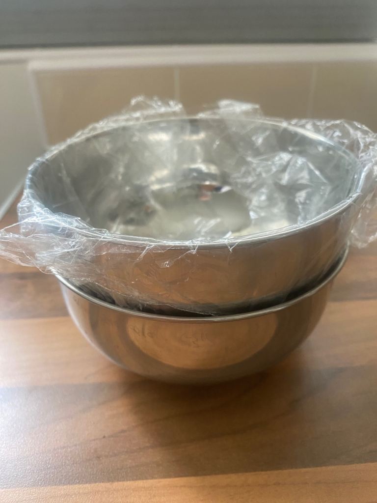 Stainless steel bowl set of 2 . 
