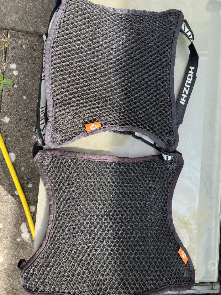  2 MOTORCYCLE GEL SEAT PADS .