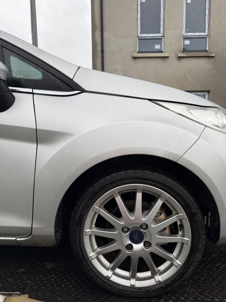 2009 - 2017 Ford fiesta wings 