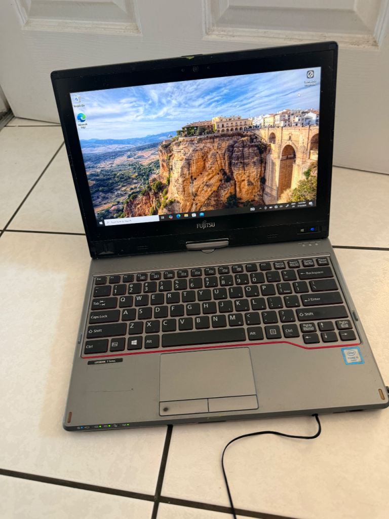 Fujitsu Laptop.  Touchscreen.  Core i5.  8 Ram.