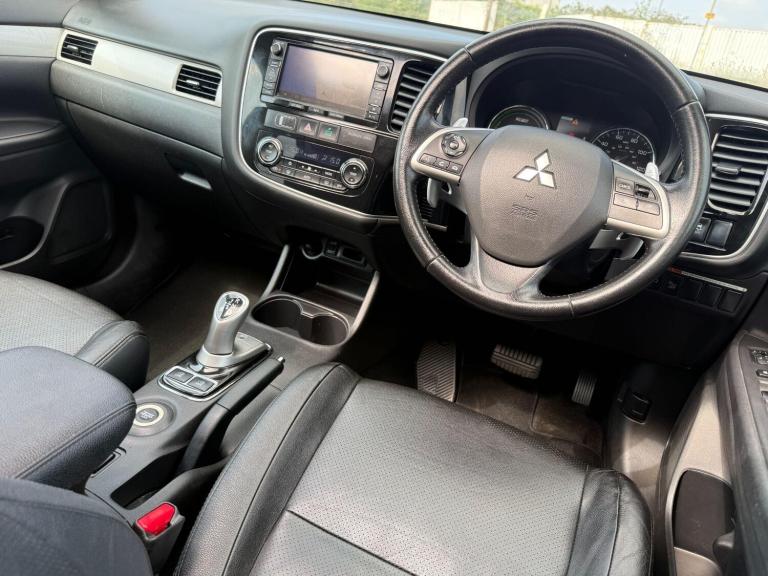 2015 Mitsubishi Outlander 2.0h 12kWh GX4h CVT 4WD Euro 5 (s/s) 5dr ESTATE Petrol/Electric Hybrid ...