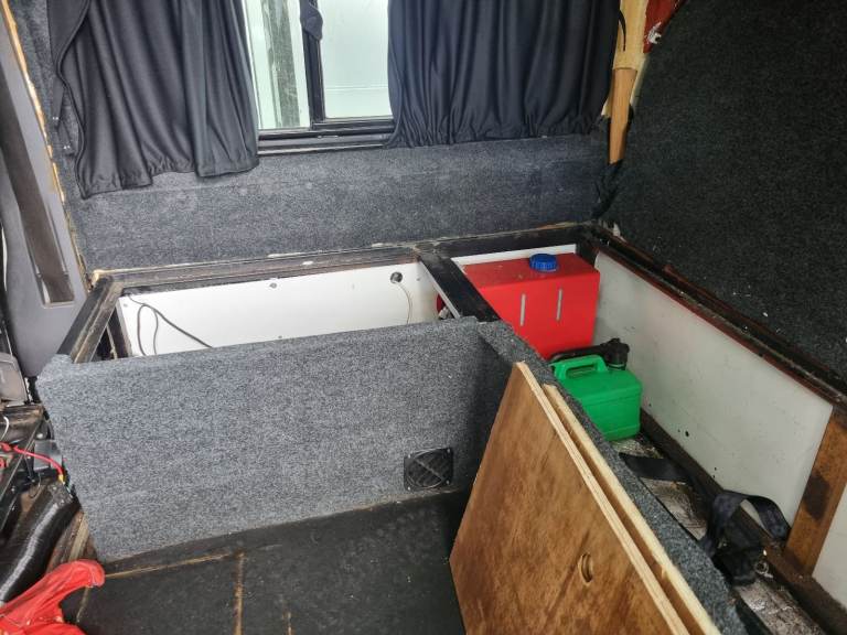 FORD TRANSIT CAMPERVAN - 6 SEAT BELTS - MATCHING RE-TRIMM SEATING - DIESEL HEATER