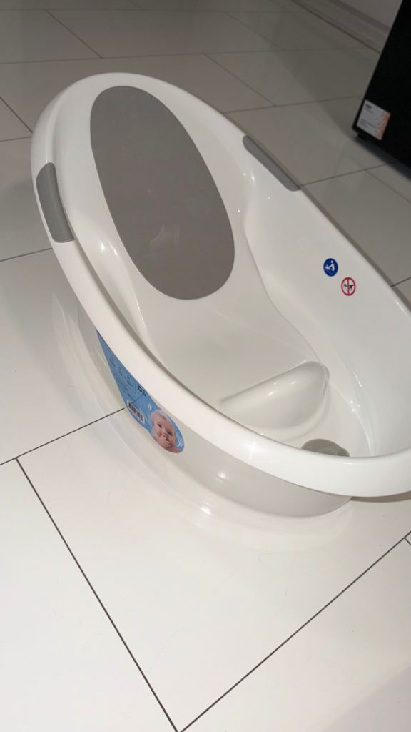Nuby Baby Bath Tub – White and Grey