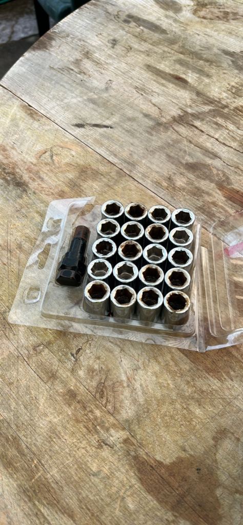 Japan Racing JR28s 7x17 4x108 in silver