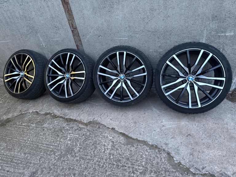 BMW x5 m50d alloys 5x120 22” 