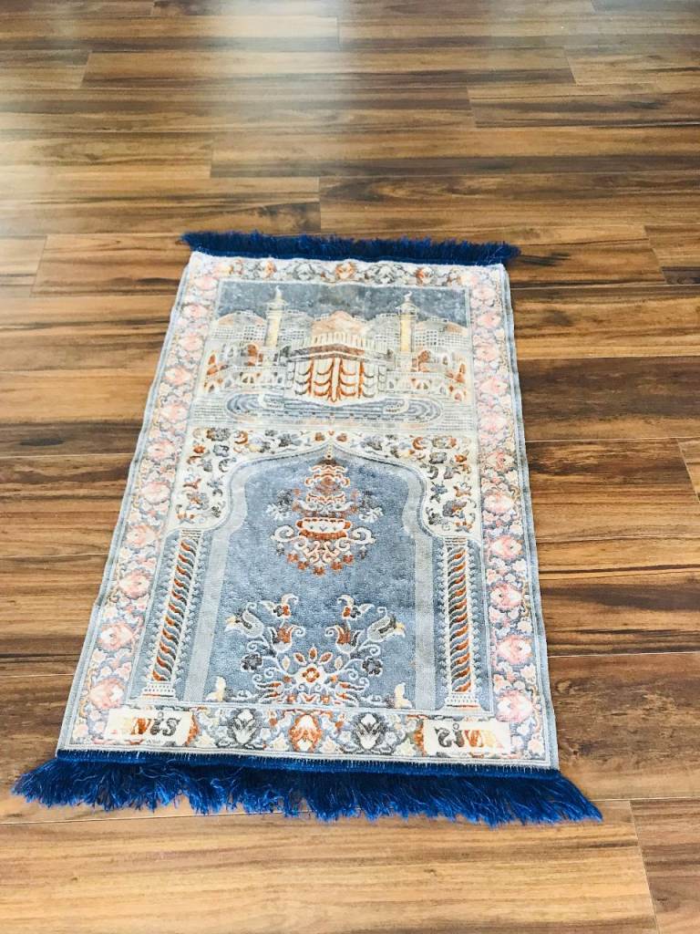 EGYPTIAN DECORATIVE PRAYER RUG