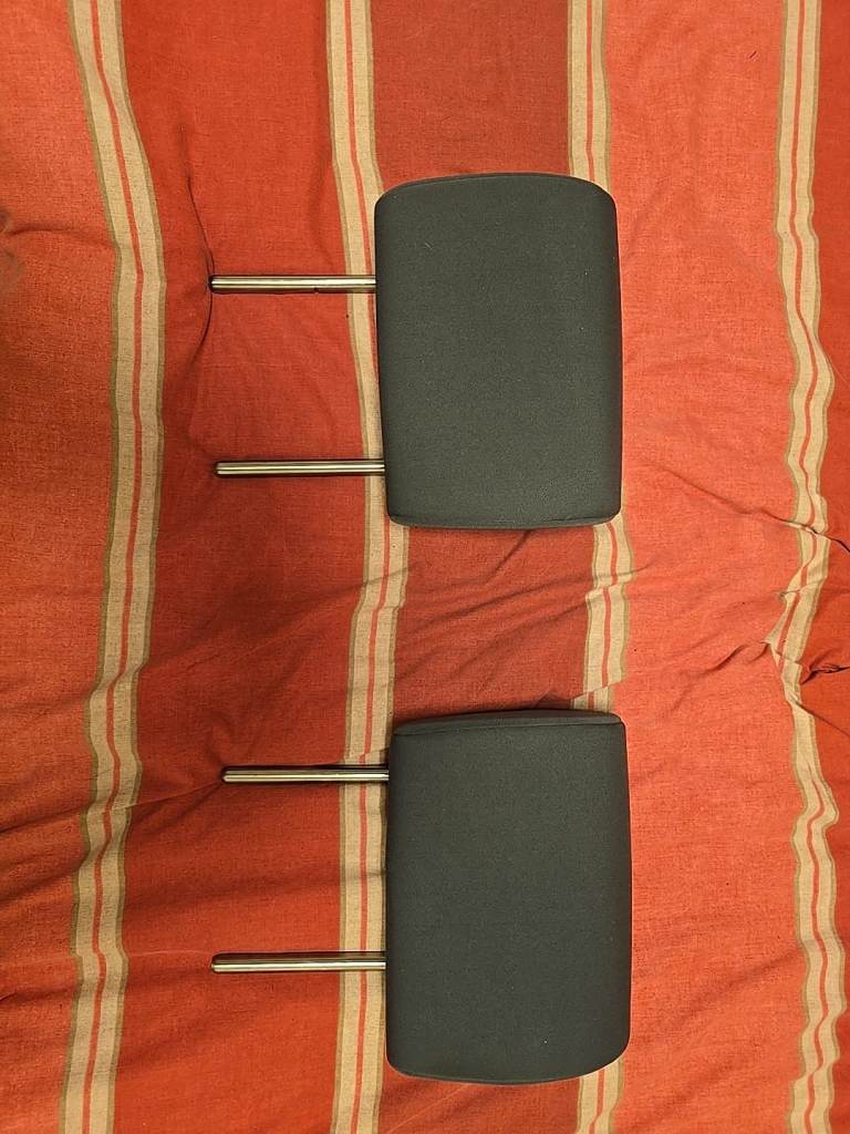 Vw touran 3rd row headrest