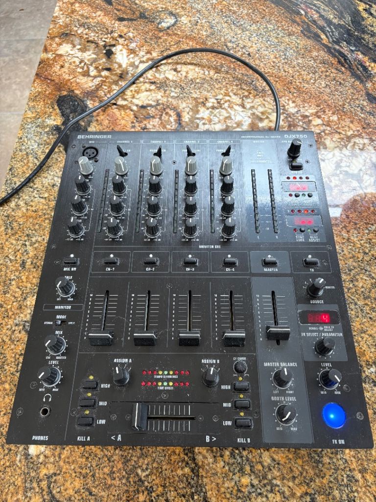 Behringer Pro Mixer DJX750 5-Channel DJ Mixer