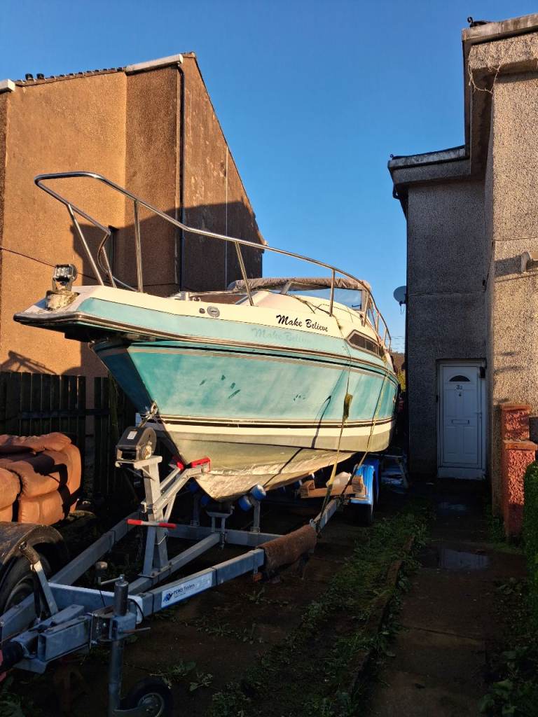 Ambassador XXL 221 Motor Boat  & Excellent Double-Axle Trailer