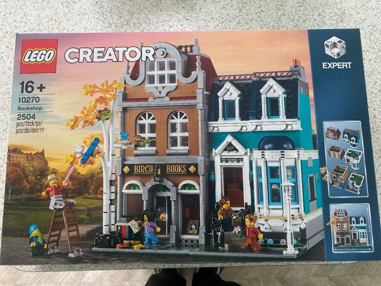 Lego 12025 Assembly Square. RETIRED!!!