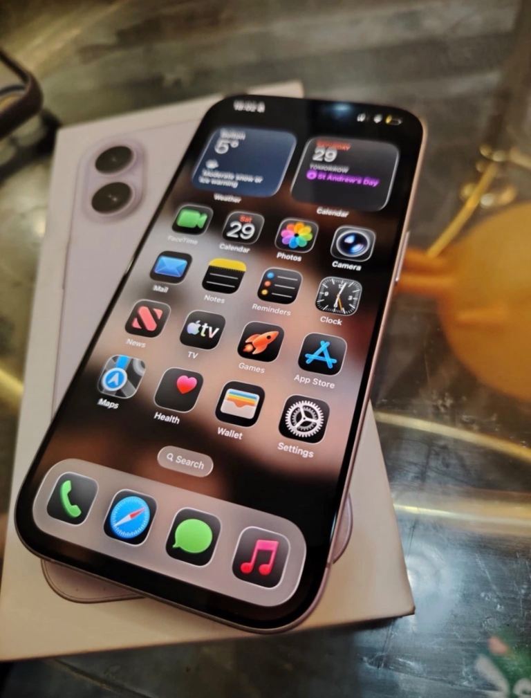 iPhone 17 256GB Unlocked Like New 🔋100%