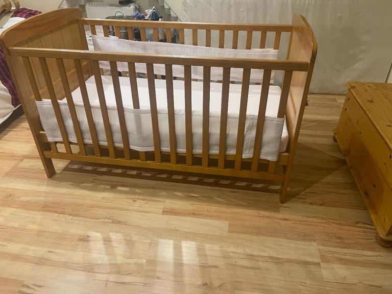 Cot/bed John Lewis. 