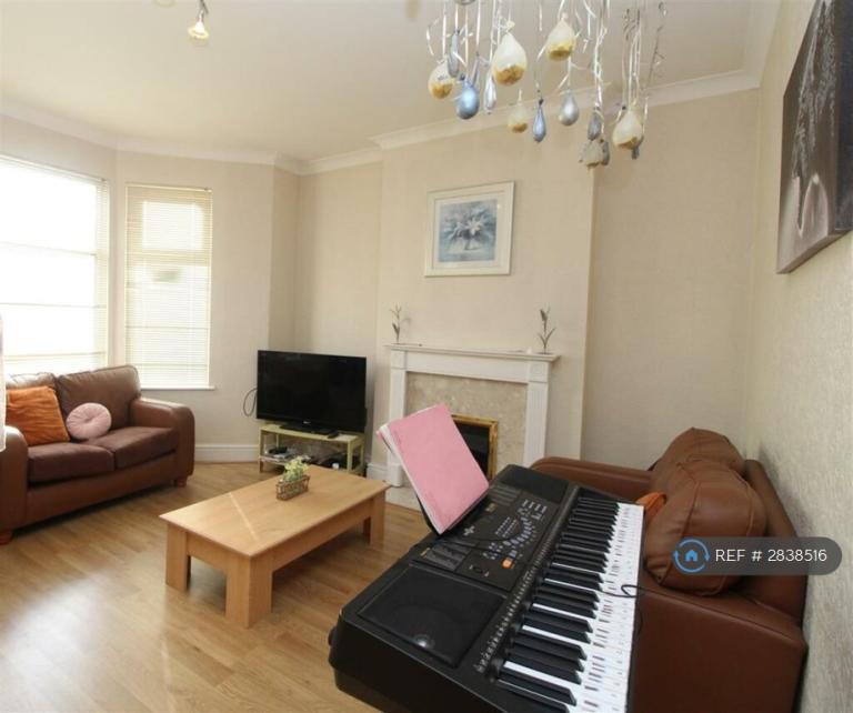 2 bedroom flat in Soberton Avenue, Cardiff, CF14 (2 bed) (#2838516)