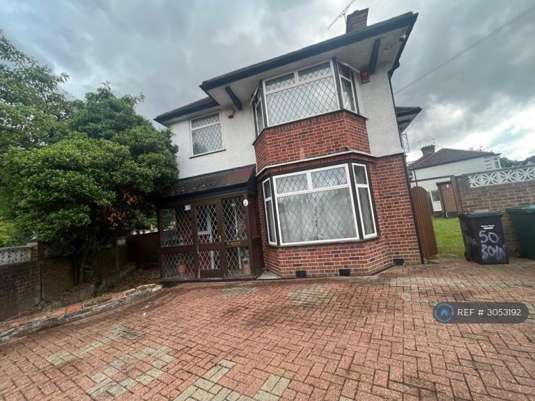 3 bedroom house in Boyne Avenue, London, NW4 (3 bed) (#3053192)