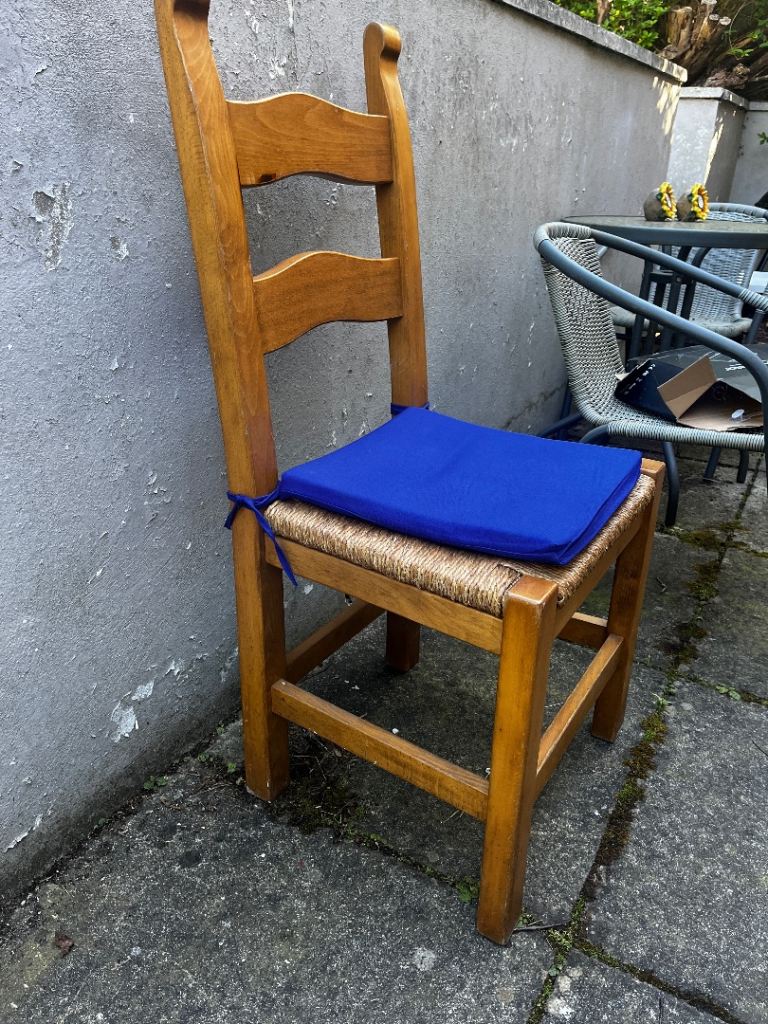 Free dining chairs x 3