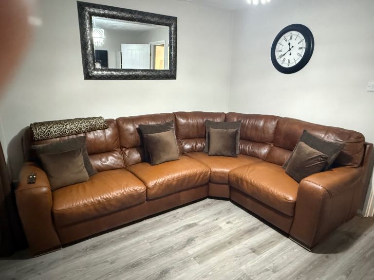 Brown Leather Corner Sofa – Good Condition