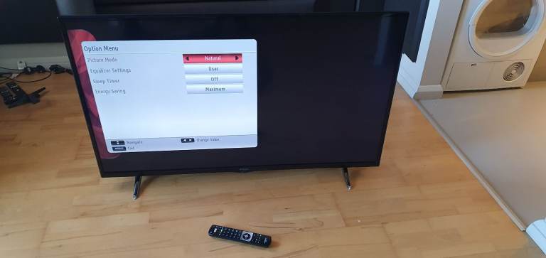  LARGE HITACHI 55 INCH LED TV  + REMOTE  COLLECT FROM FULHAM £60 