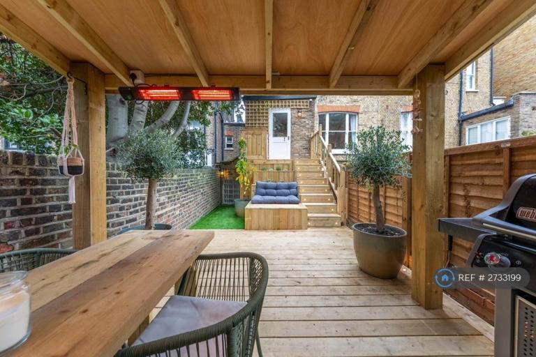 2 bedroom flat in London, London, W14 (2 bed) (#2733199)