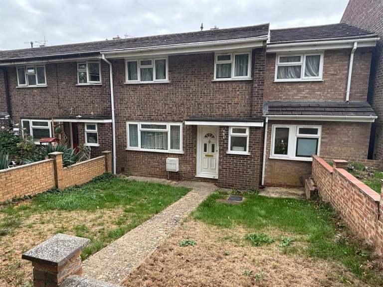 6 bedroom house in Woodfield, Banbury
