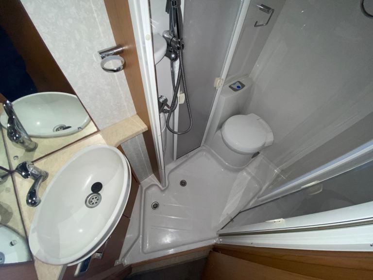 PEUGEOT BOXER AUTOCRUISE STARSTREAM - 2011 - FIXED BED - JUST 16000 MILES - VGC 